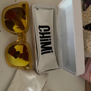 Chimiglasögon - Hej! Säljer mina fina chimiglasögon i modellen 08, med spegelglas. Inköpta för 1100kr. Fodral & påse medföljer.