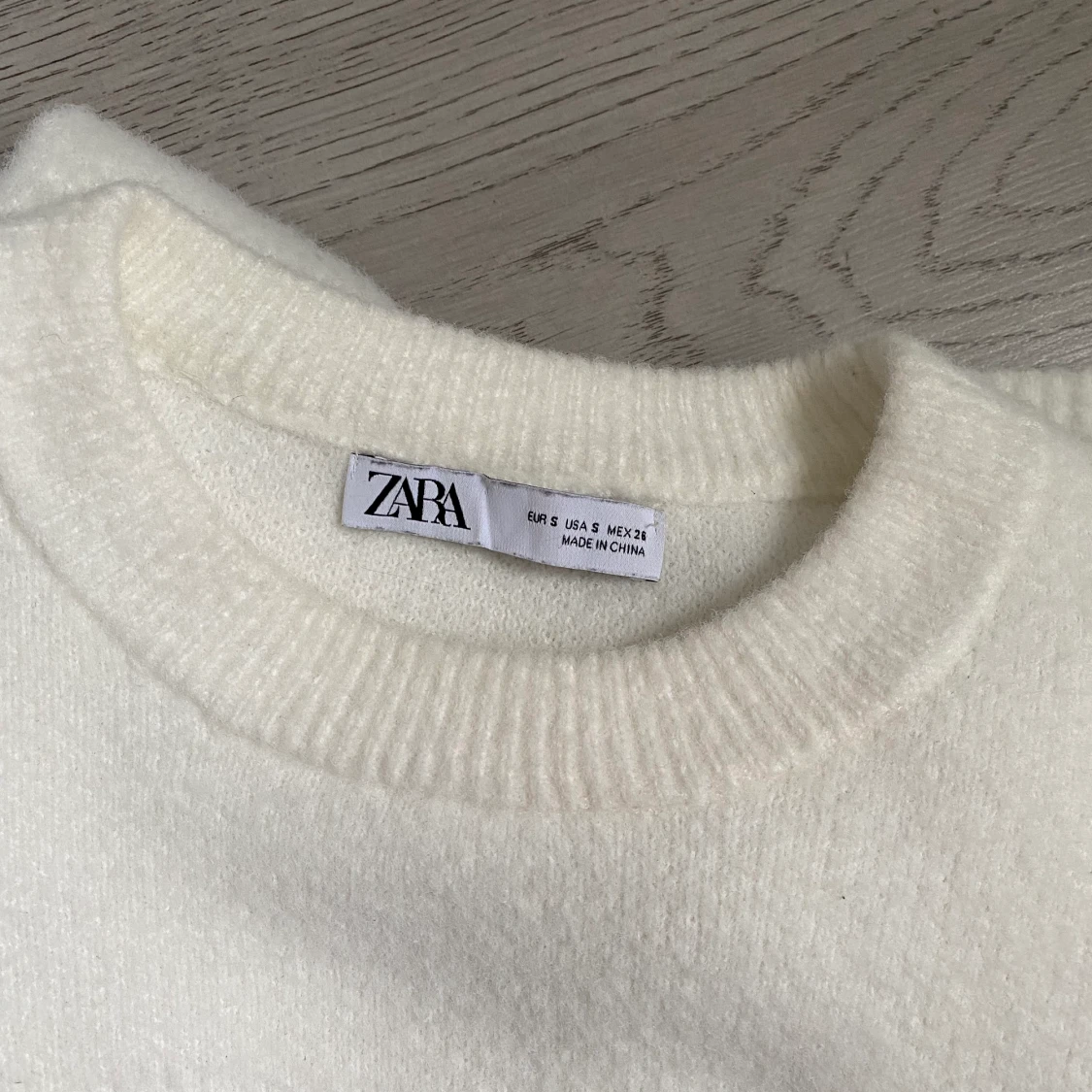Vit stickad tröja - 90