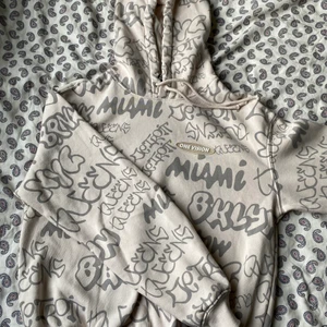 Rosa hoddie - Bra skick, finns byxor till