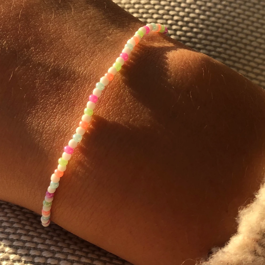 Färgglatt armband - 90