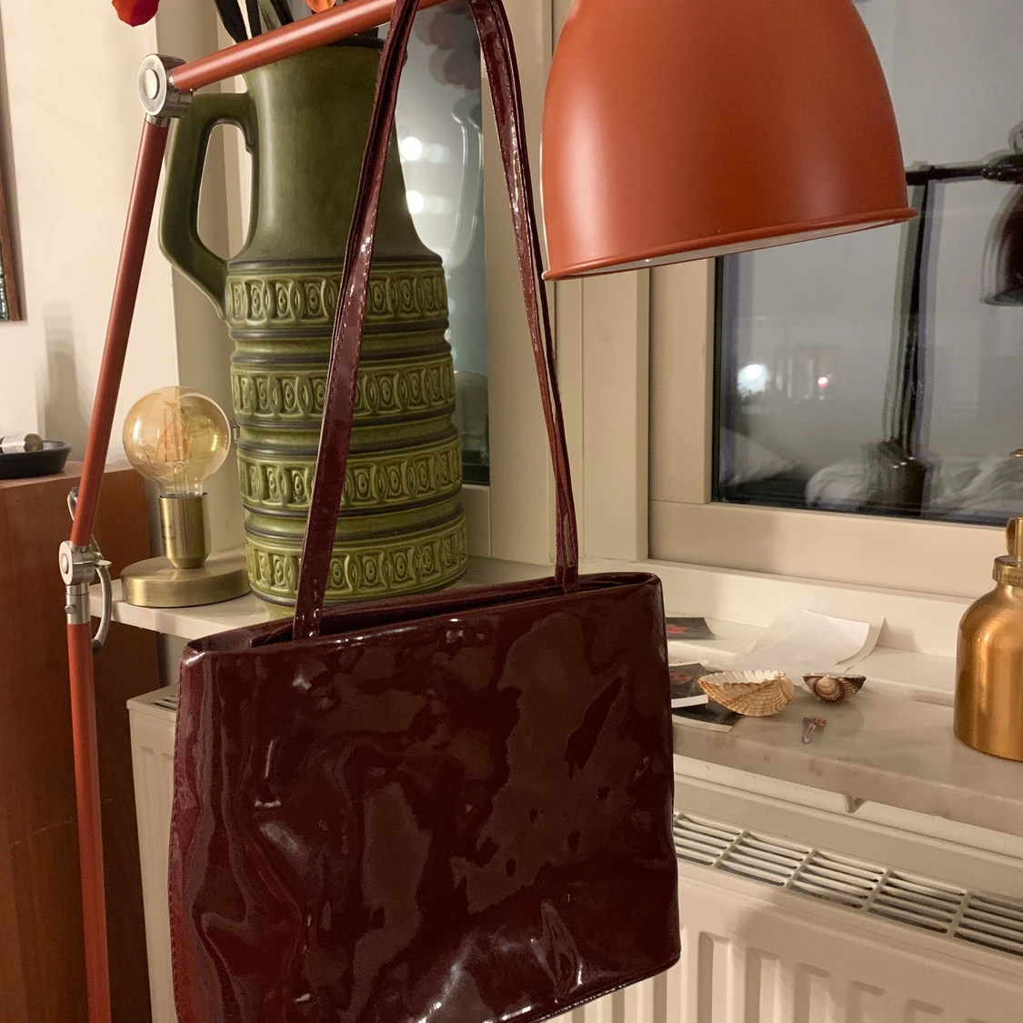 Superfin mörkröd axelväska  - 90