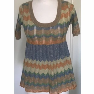 randig glittrig topp strl 34 - Köpt från HM sent 90-tal/ tidigt 2000tal. Storlek 34. Möts upp (stockholm) 👾 eller fraktar 💌