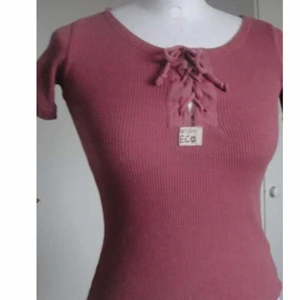 y2k topp stl S - köpt från get into eco sent 90-tal/tidigt 2000-tal. möts endast upp (stockholm) 👾