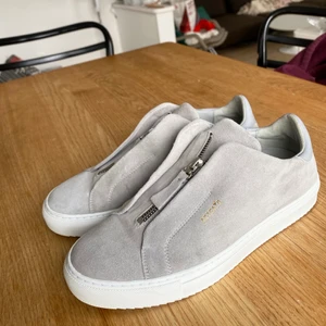 Strl: 39/40 - Har lagt upp samma skor pga oseriös köpare. Se högst upp i mitt flöde