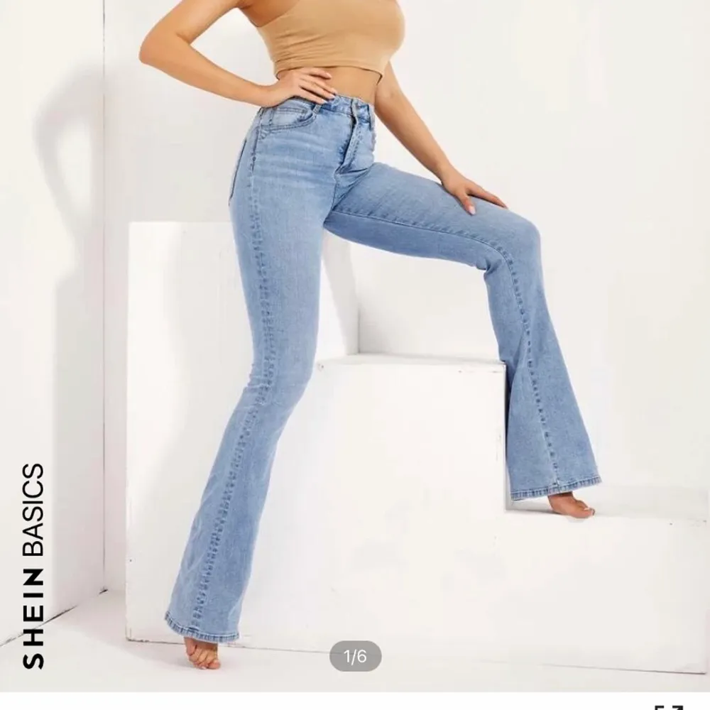 Ett par ljusa jeans, storlek s och passat även m har aldrig använt dom och det kostar från början 269. Säljer dom för 150kr. Jackor.
