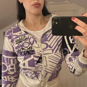 Billabong hoodie - Så snygg!!!! Står storlek M men väldigt liten passform