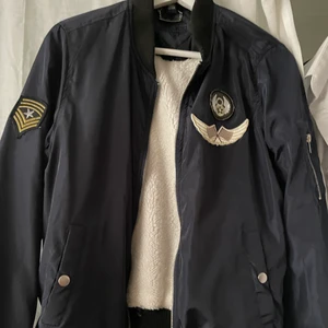 Super tuff jou jou jacka, navy blue,, S - As snygg jacka, likar  alpha  hackorna men med Teddy materiel i. 