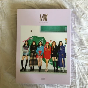 (G)I-DLE 1st mini album ”i am” - fint skick! med photocard, photobook, cd och andra bildböcker. 