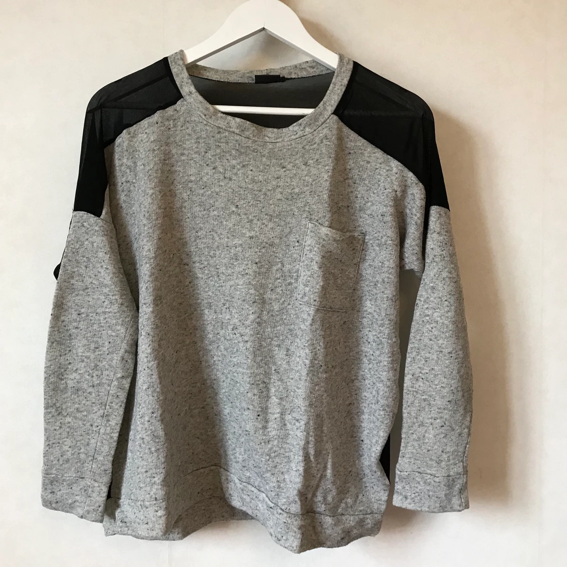 Grå tröja, transparent rygg, XS-M
