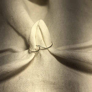 ~Elsa~ - Elsa passar bra till dom som gillar lite ringar som inte sticker ut så mycket men ändå med en liten detalj. 71kr med frakt 🚚 