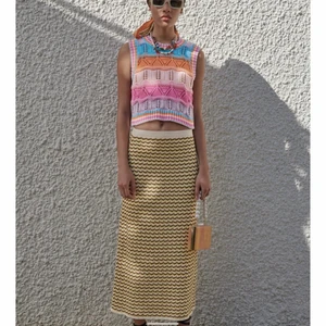 Stickad Zara Väst - Säljer denna oanvända väst från Zara! Stl S