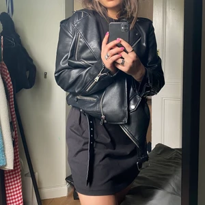 T-shirtklänning - Klänning, basic men så najs 