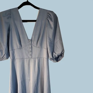 Klänning från bubbleroom - Klänning från bubbleroom! Använd 1 gång. Köparen står för frakt.