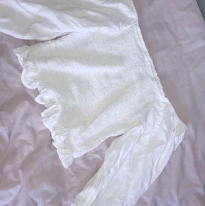 Off shoulder  - Köpte den förra året och är inte min stil så läker därför den.