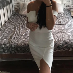 klänning  - Klänningen jag hade på min mottagning, superfin från boohoo. 