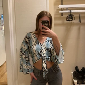 Ormakinns mönstrad Topp - Superfin topp från Gina Tricot som fått alldeles förlite användning hos mig! 