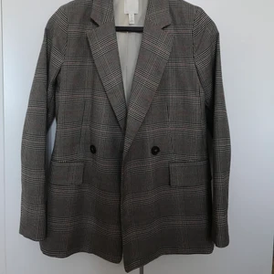 Rutig kavaj - Tunn kavaj som är perfekt till sommaren☀️ 