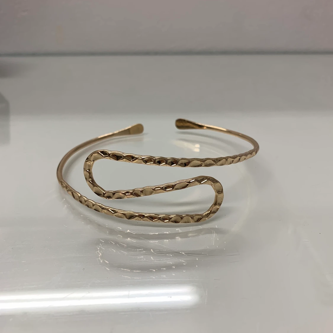 Manschett Armband i guld 