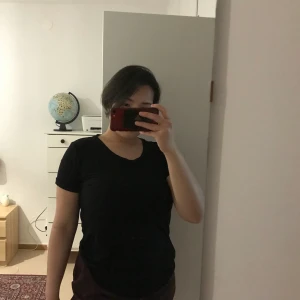 Black t-shirts size xs  - Good quality black color t-shirts with size XS. 