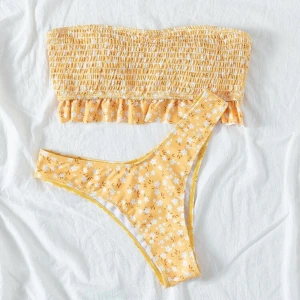 Bikini - Oanvänd bikini från shein! Frakt tillkommer💛