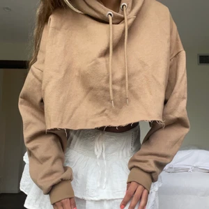 Tröja💓 - Super fin tröja, perfekt med en kjol till sommarn. 3 för 2 på allt!!🥰🌸💓