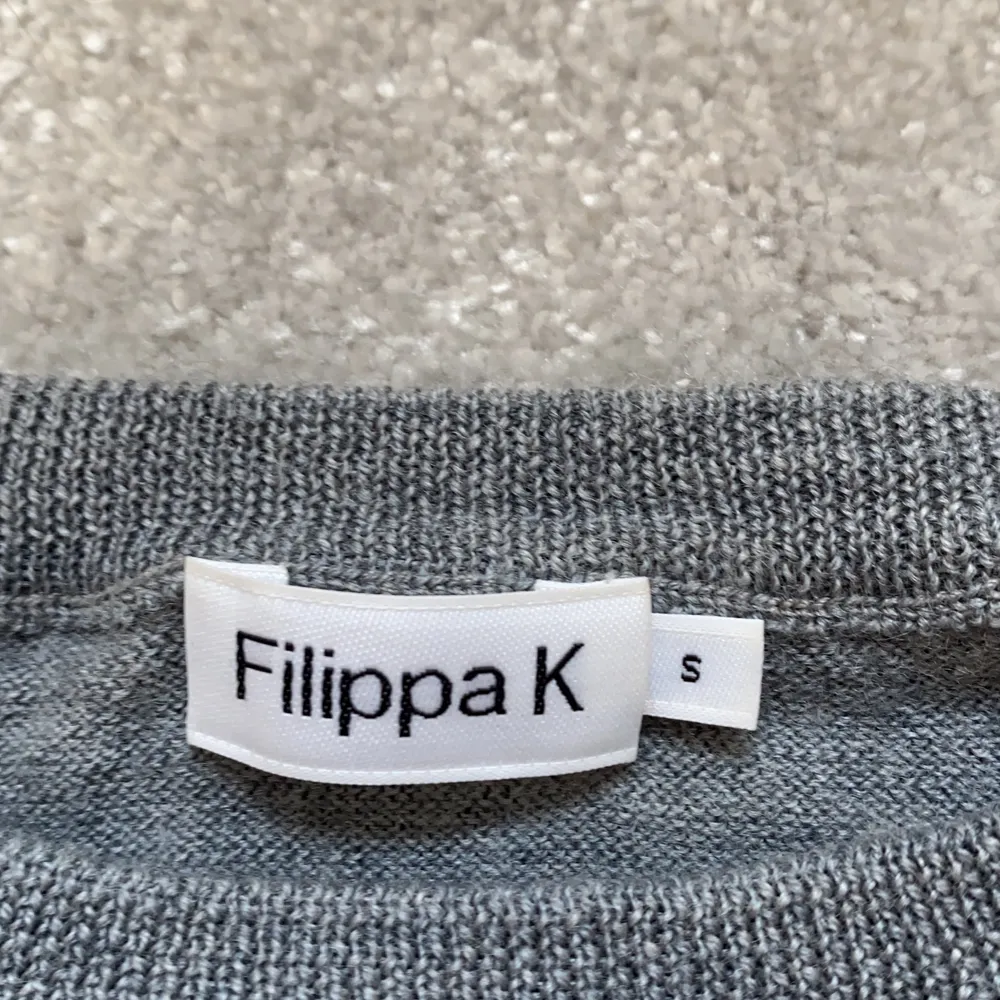Fin tröja från Filippa K som inte kommer till användning. Köpare står för frakt💗 . Skjortor.