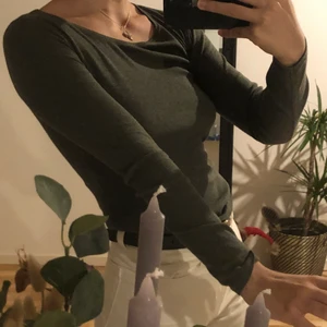 Grönt tröja  - Enkel grön tröja