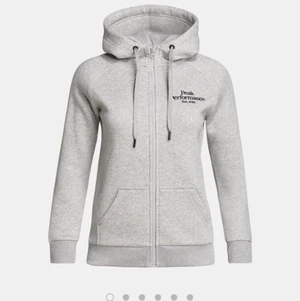 Peak performance kofta  - Använd nåra gånger bara men tyvärr finns är snörena borta anledning till så billigt pris den är i topp skick och är i storlek S men passar som en Xs men även M fler bilder kan skickas ifall ni är intresserade! Frakt ingår inte ifall den ska fraktas 