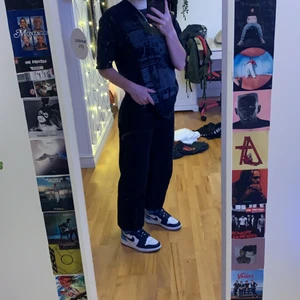 T-shirt  - En jättecool t-shirt från hm X Post Malone. Jag har tyvärr klippt av lappen sen innan så vet inte exakt storlek, men jag köper alltid xs eller s och den känns även som det. 