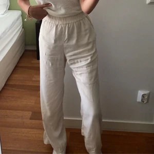 Linnebyxor - Säljer dessa populära linnebyxor från hm i storlek s, säljer pga av att jag har ett till par, passar mig i längden som är runt 1,70 lång