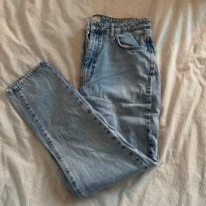 Jeans från Gina Tricot i storlek 40. 60kr+ frakt🥰
