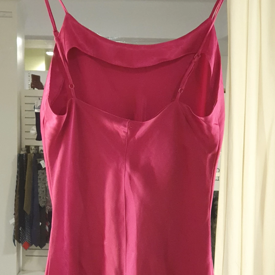 Super kön satin klänning  - 91