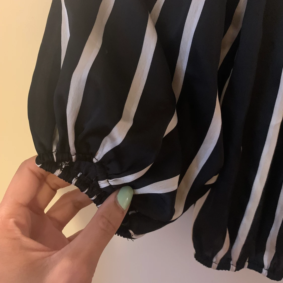 MISSGUIDED croppad off-shoulder topp  - 91