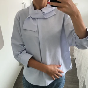 Blus - Helt ny oanvänd blus med prislapp