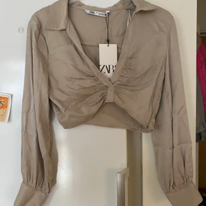 Zara blus - Storlek 34, aldrig använd, lappar kvar.☺️