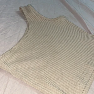 Fin topp - Säljer pågrund av att det är för litet man annars super fint