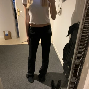 Lågmidjade kostymbyxor  - Låga/mid kostymbyxor fråm sisters studio , Fint skick