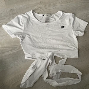 Womens best croptop  - Fint skick! Storlek s