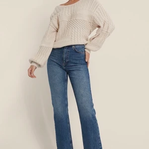 Jeans  - Säljer mina alldeles nya jeans från NA-KD då dom är för små för mig. (Bilderna är tagna från NA-KD sida) 