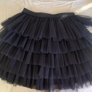 Tyllkjol Zara - Säljer denna skit snygga kjol från Zara