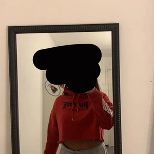 Justin bieber hoodie, H&M strl M - Skön, mjuk, inte varm, magtröja, härlig att ha på sig, kan ha den till sommaren för att man svettas inte alls! 