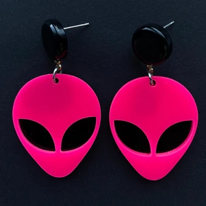 Alien örhängen 👽👽 - Fri frakt 👽👽