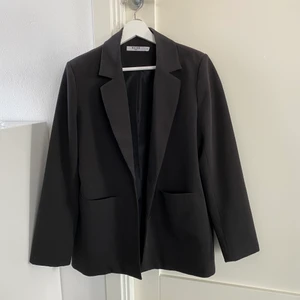 Blazer - Blazer från NA-KD. Storlek: 32 (oversized dock)