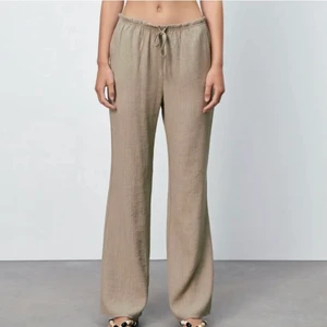 Linne byxor  - Säljer dessa as snygga linnebyxor från Zara på grund av att de inte kommer till användning, köpare står för frakten!  😊