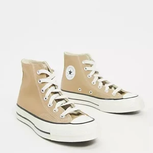 Converse  - Jätte snygga converse i stolek 38, använda men bra skick. Skriv privat för fler bilder💕