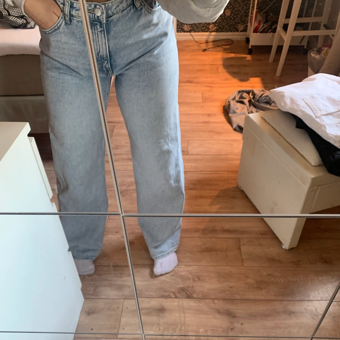 Ljusblåa jeans från monki