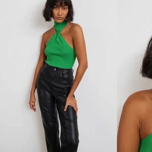 Fest top - Fin fest topp från Gina Tricot i bottega grönt. Slutsålt på hemsidan. Använd en gång så som ny. 