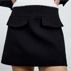 Slutsåld kjol ZARA - Säljer min slutsålda kjol ifrån Zara då den inte kommer till användning, endast använd vid ett tillfälle så nästan som ny💗 köparen står för frakten 60kr💜 Den finns fortfarande❤️budet och köpet är bindande:)