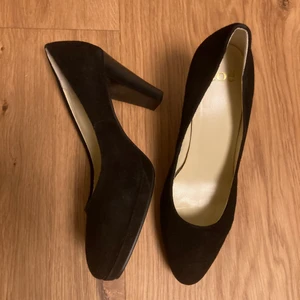 Klackskor Noë, strl36, oanvända. - Pumps / Klackskor Noë , strl 36, oanvända/provade, svart mocka! 