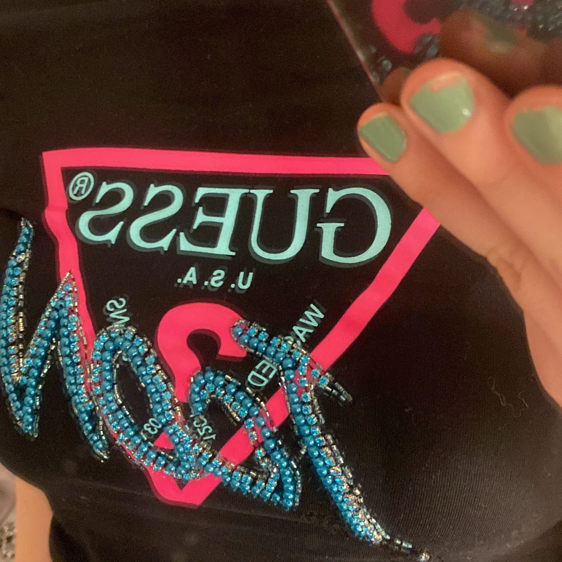 En T-shirt från guess  - 90